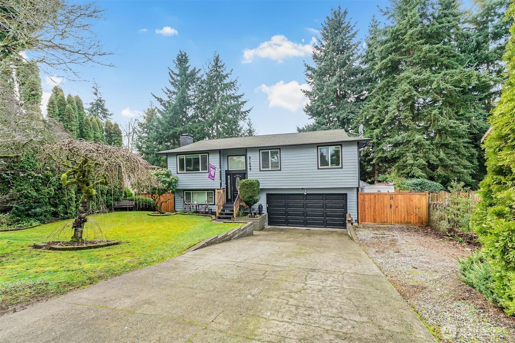 Photo of 31405 32nd Avenue SW, Federal Way, WA 98023 (MLS # 2471862)