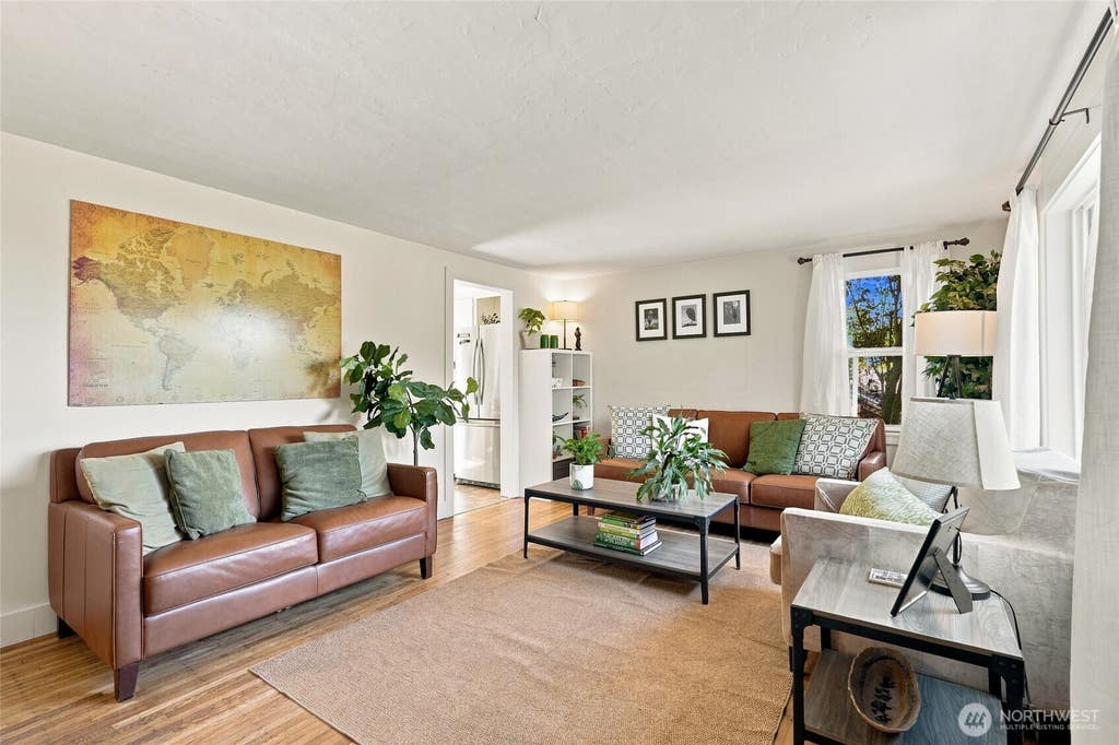 Photo of 512 Bronson Place NE, Renton, WA 98056 (MLS # 2570618)