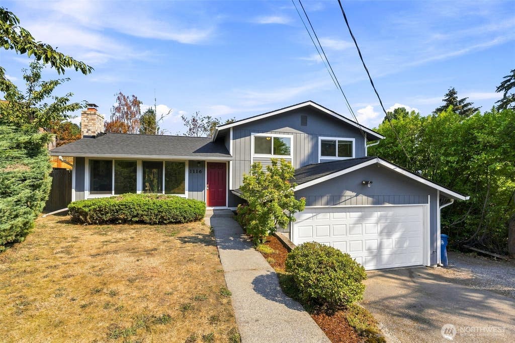 Photo of 1116 SW 106th Street, Seattle, WA 98146 (MLS # 2574586)
