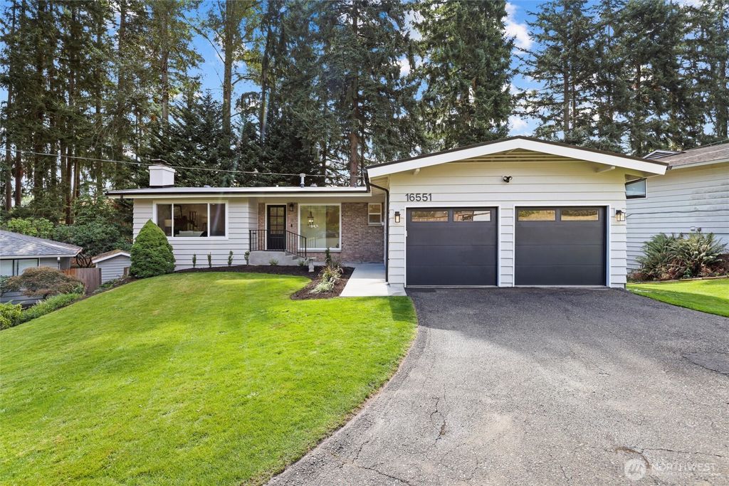Photo of 16551 NE 27th Street, Bellevue, WA 98008 (MLS # 2429272)