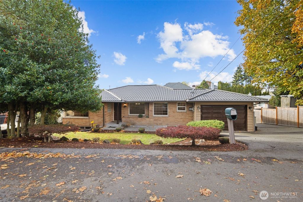 Photo of 7915 37th Avenue S, Seattle, WA 98118 (MLS # 2449258)