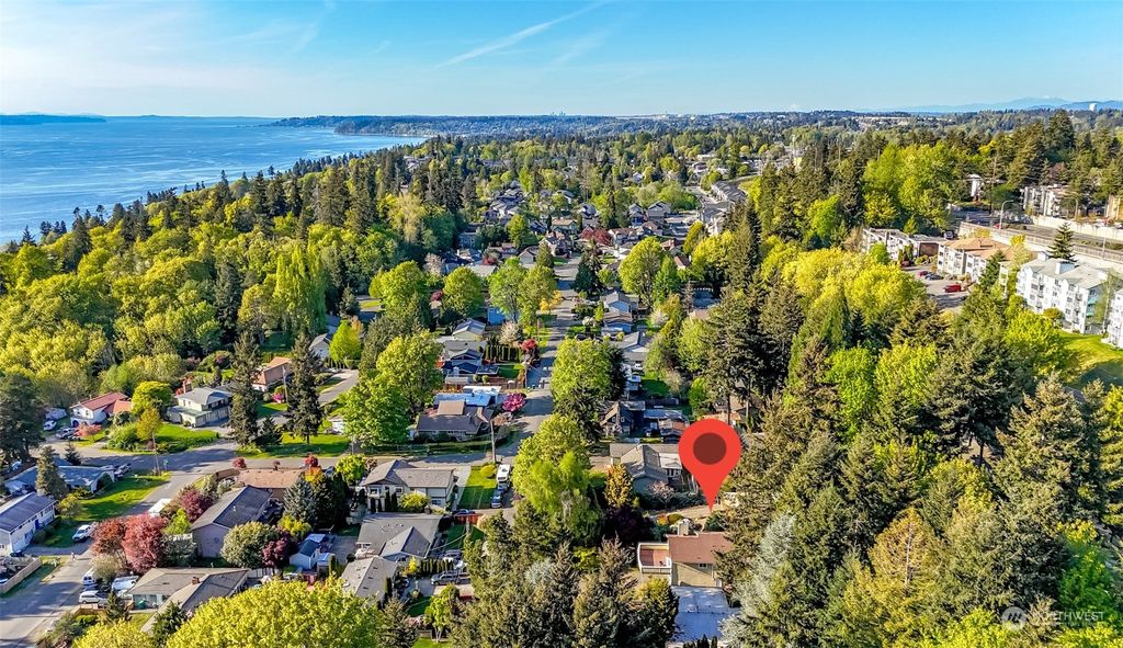 Photo of 28618 15th Avenue S, Federal Way, WA 98003 (MLS # 2211383)