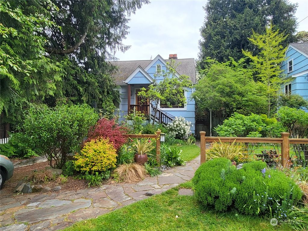 Photo of 3016 NE 91st Street, Seattle, WA 98115 (MLS # 2251478)