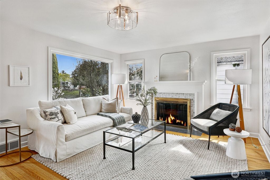 Photo of 7525 17th Avenue NW, Seattle, WA 98117 (MLS # 2500757)