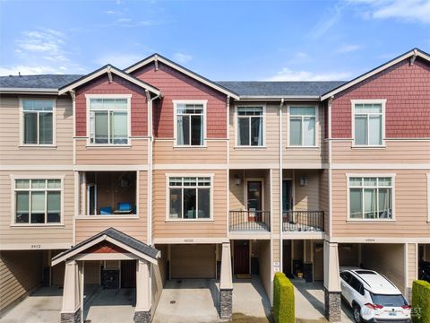 Photo of 4000 NE 3rd Place, Renton, WA 98056 (MLS # 2423180)