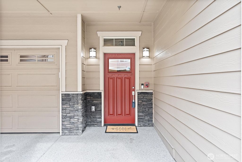 Photo of 4000 NE 3rd Place, Renton, WA 98056 (MLS # 2423180)