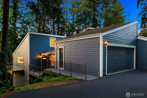 Photo of 4241 155th Place SE #4-4, Bellevue, WA 98006 (MLS # 2518584)