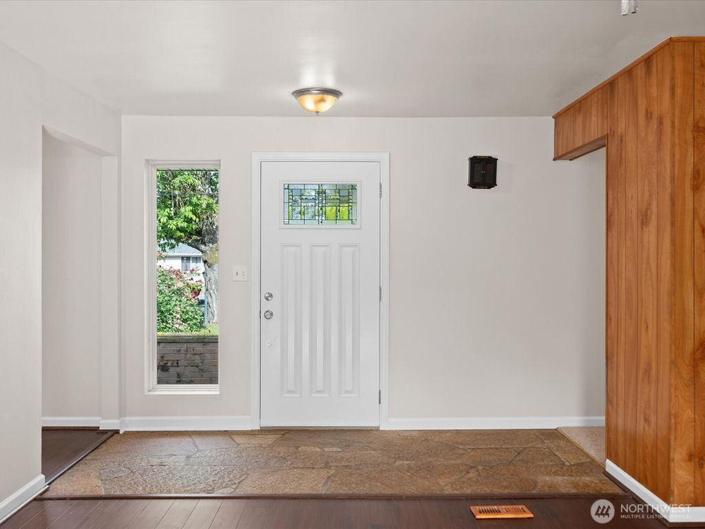 Photo of 25418 115th Avenue SE, Kent, WA 98030 (MLS # 2327367)