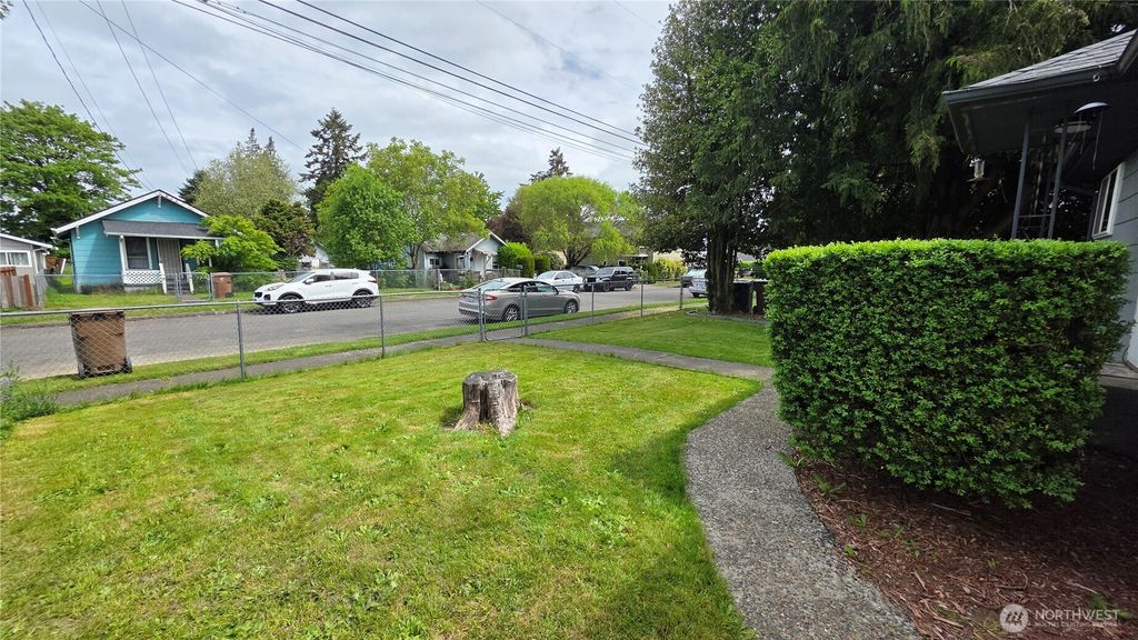 Photo of 836 E 47TH ST, Tacoma, WA 98404 (MLS # 2521196)