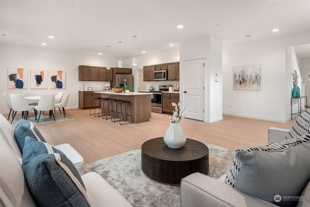 Photo of 1240 SW 124th Street #6A, Burien, WA 98146 (MLS # 2325384)
