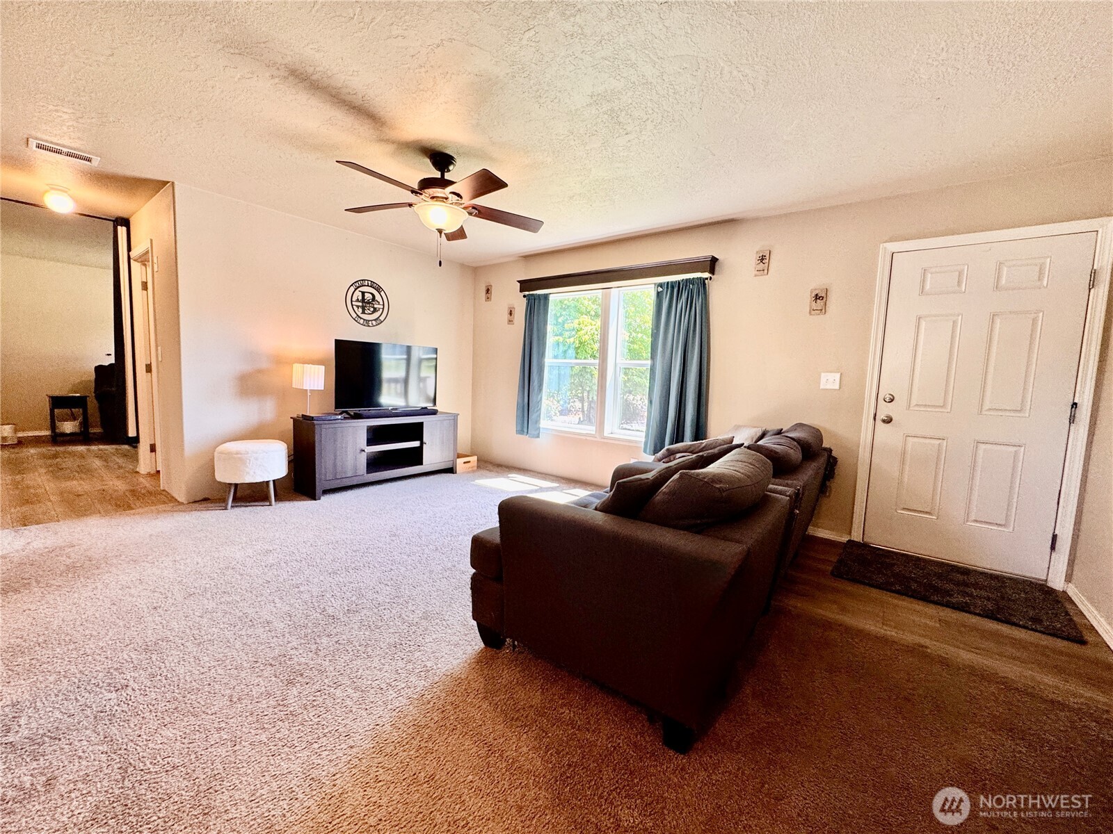 20 W Freedom Lane 1