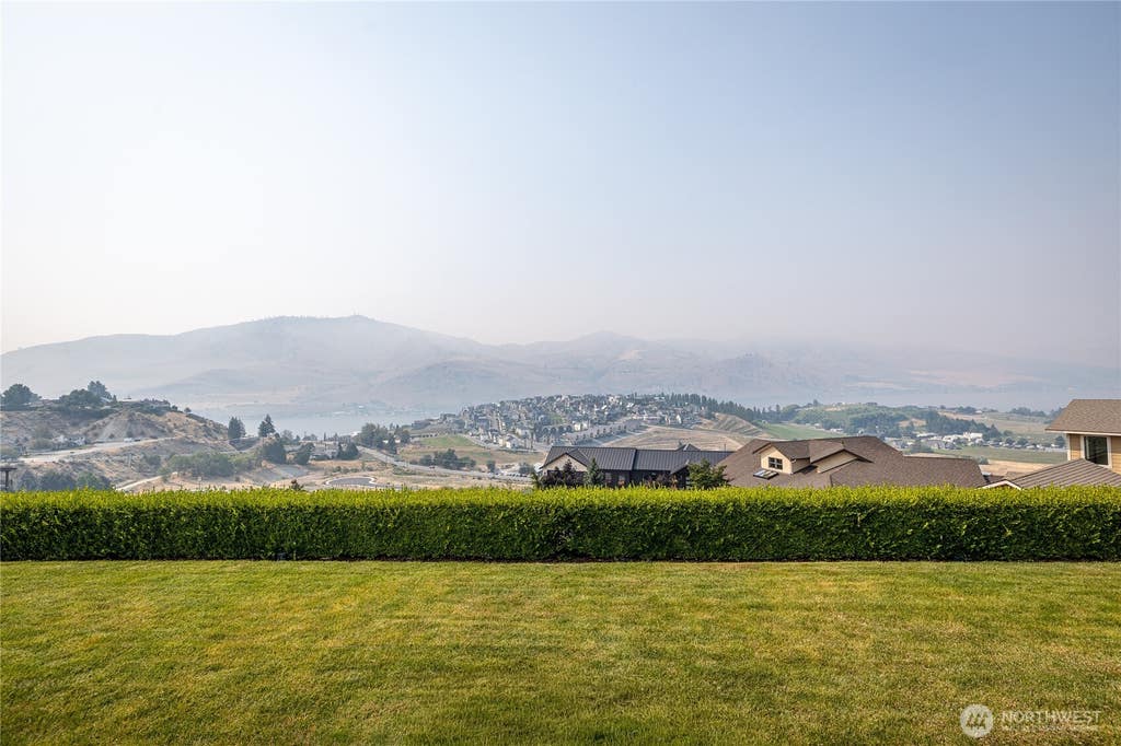 Photo of 132 Bogey Boulevard, Chelan, WA 98816 (MLS # 2558841)
