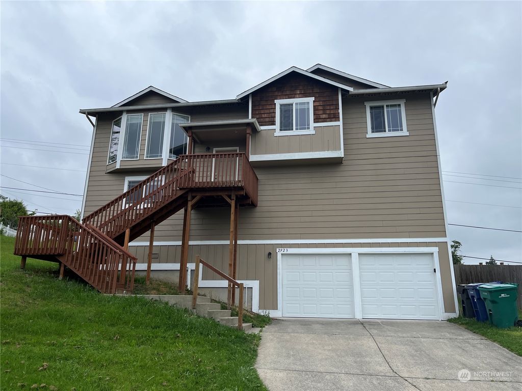 Photo of 2923 70th Drive NE, Marysville, WA 98270 (MLS # 2126084)