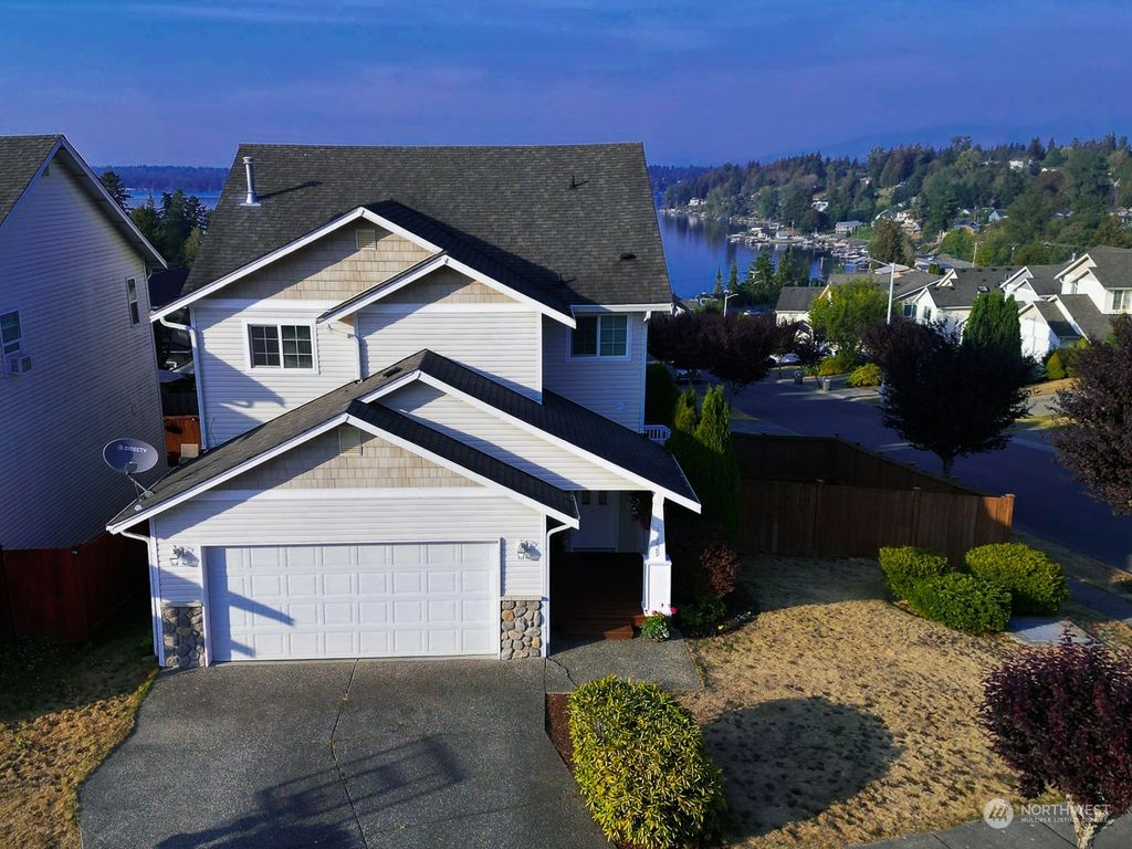 Photo of 11229 14th Place SE, Lake Stevens, WA 98258 (MLS # 1987933)