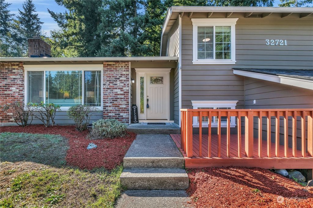 Photo of 32721 30th Ave SW Ave, Federal Way, WA 98023 (MLS # 2168785)