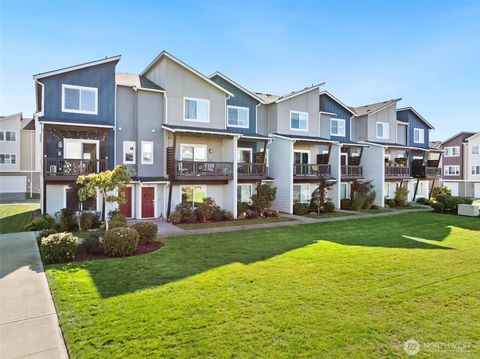 Photo of 17425 118th Avenue Ct E #G, Puyallup, WA 98374 (MLS # 2443040)