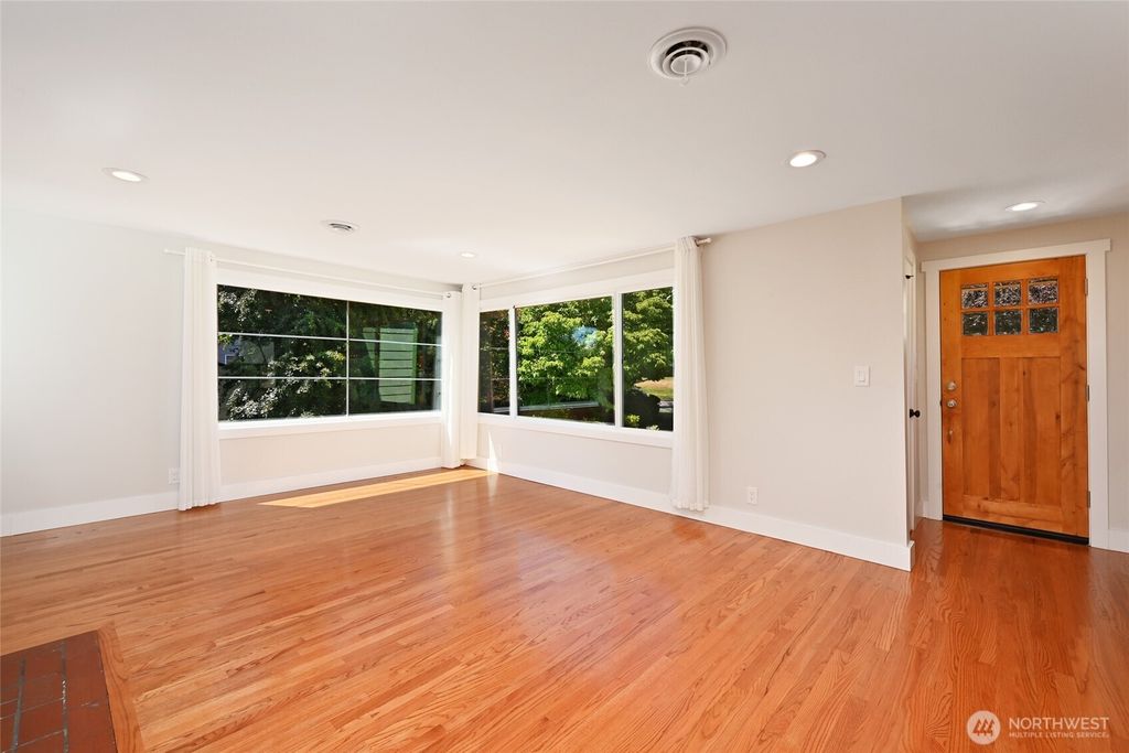 Photo of 3216 24th Avenue W, Seattle, WA 98199 (MLS # 2538052)