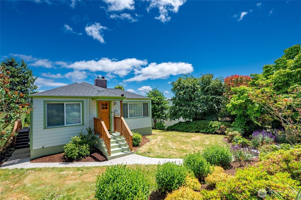 Photo of 3216 24th Avenue W, Seattle, WA 98199 (MLS # 2538052)