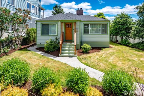 Photo of 3216 24th Avenue W, Seattle, WA 98199 (MLS # 2538052)