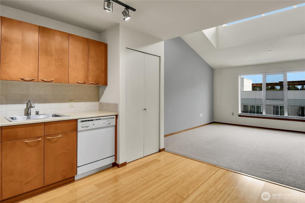 Photo of 12334 31st Avenue NE #607, Seattle, WA 98125 (MLS # 2566538)