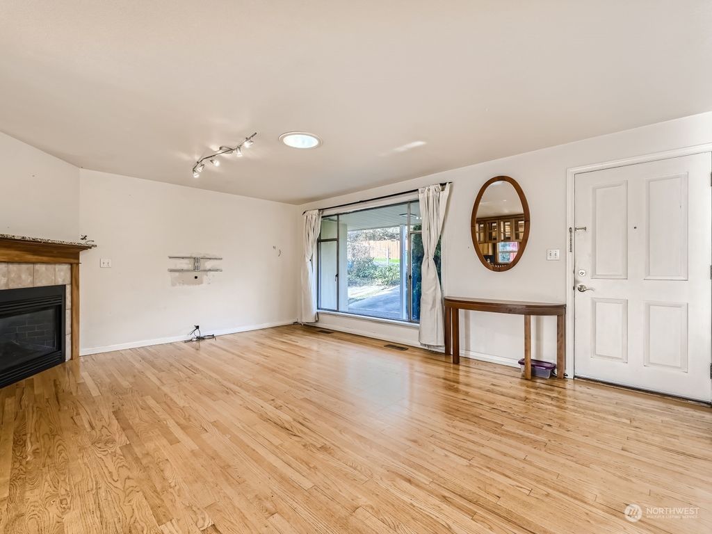 Photo of 2701 NE 110th Street, Seattle, WA 98125 (MLS # 2185974)