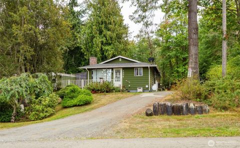 Photo of 1034 W Spruce Street, Port Angeles, WA 98363 (MLS # 2467391)