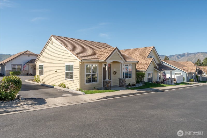 1494 Eastmont 56