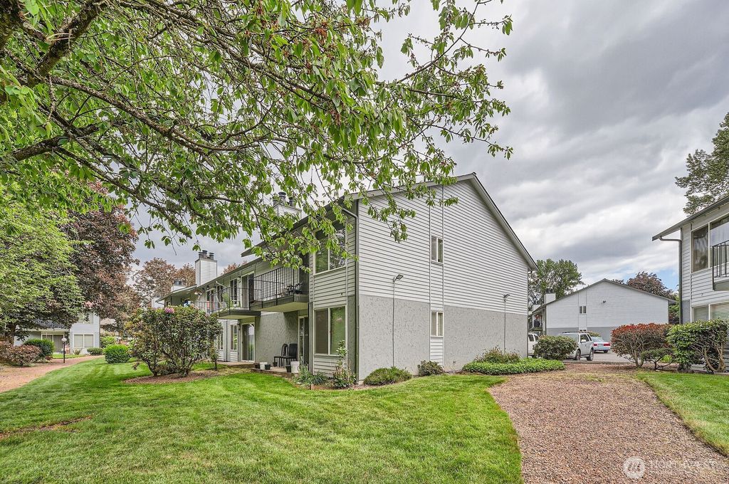 Photo of 1856 Central Place S #D42, Kent, WA 98030 (MLS # 2377424)