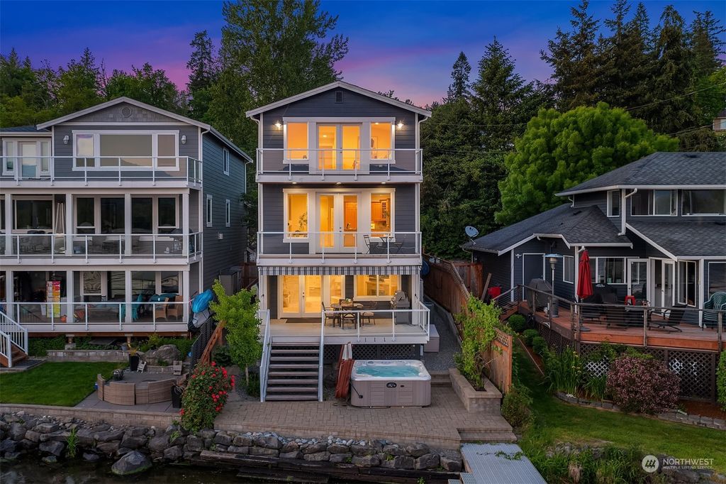 Photo of 4287 E Lake Sammamish Shore Lane SE, Sammamish, WA 98075 (MLS # 2238325)