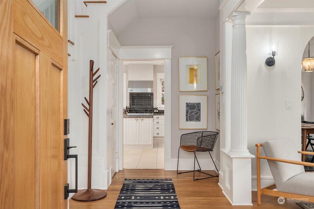 Photo of 1823 Nob Hill Avenue N, Seattle, WA 98109 (MLS # 2152356)