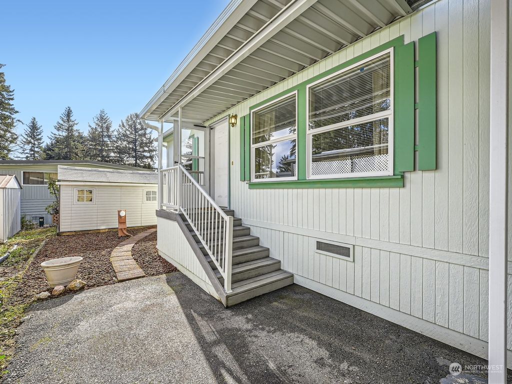 Photo of 18425 NE 95th Street #194, Redmond, WA 98053 (MLS # 2200155)