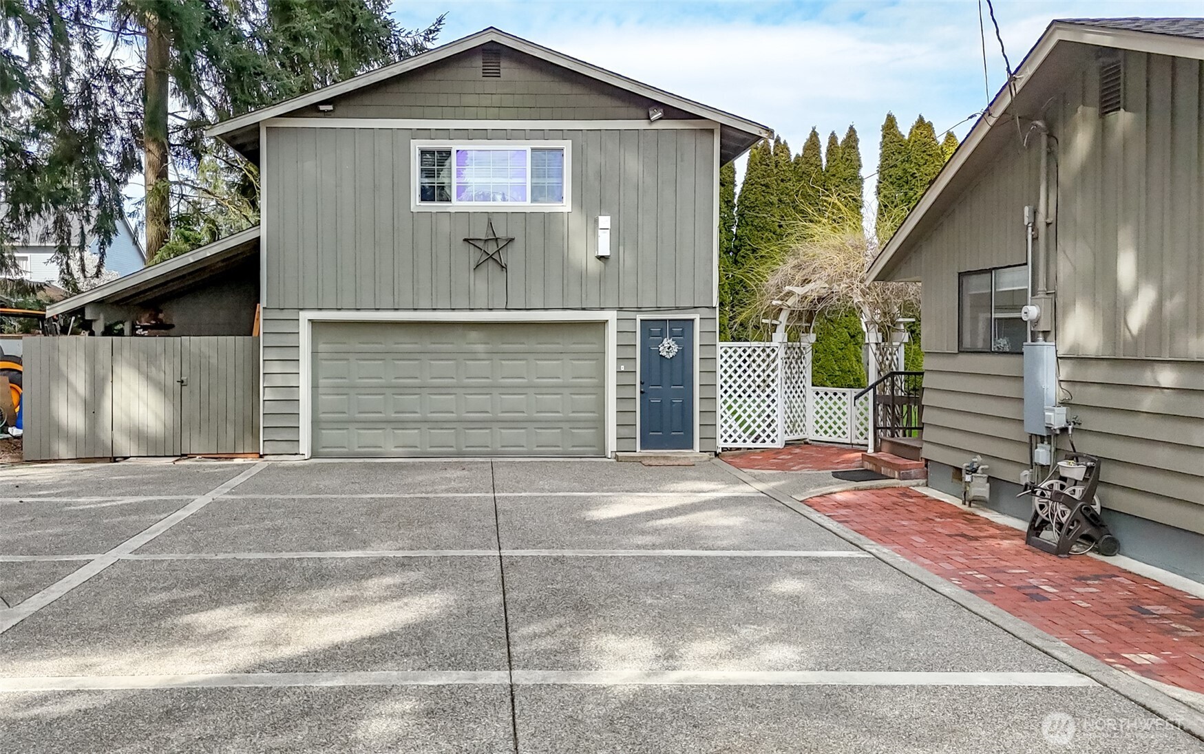 5209 87th Street Ct E