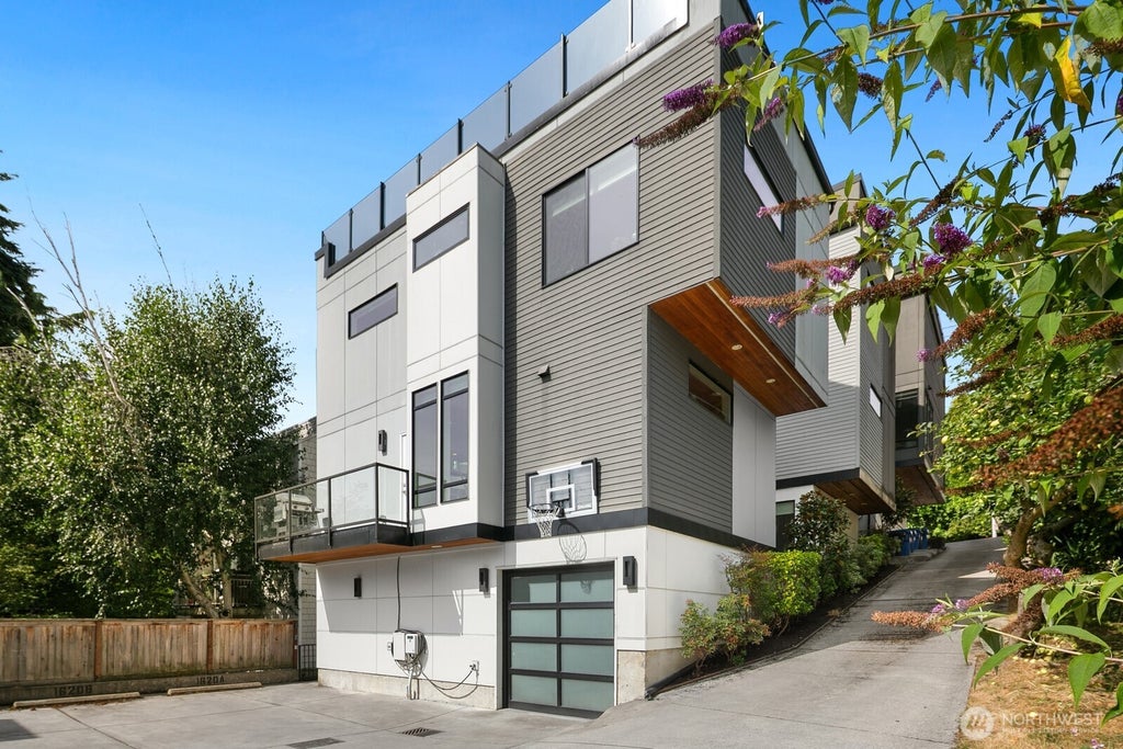 Photo of 1616 Taylor Avenue N, Seattle, WA 98109 (MLS # 2549779)