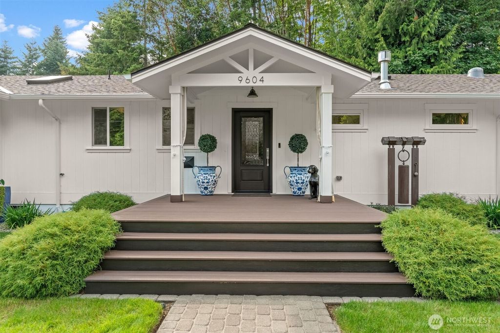 Photo of 9604 Ridgeway Dr, Gig Harbor, WA 98332 (MLS # 2533587)