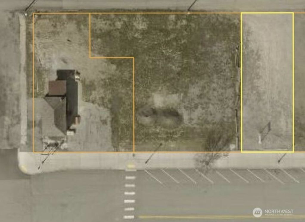 Photo of 119 W Locust St St, Waterville, WA 98858 (MLS # 2456467)