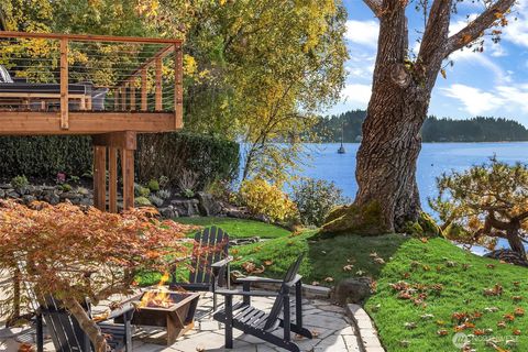 Photo of 4205 Pleasant Beach Drive NE, Bainbridge Island, WA 98110 (MLS # 2446922)