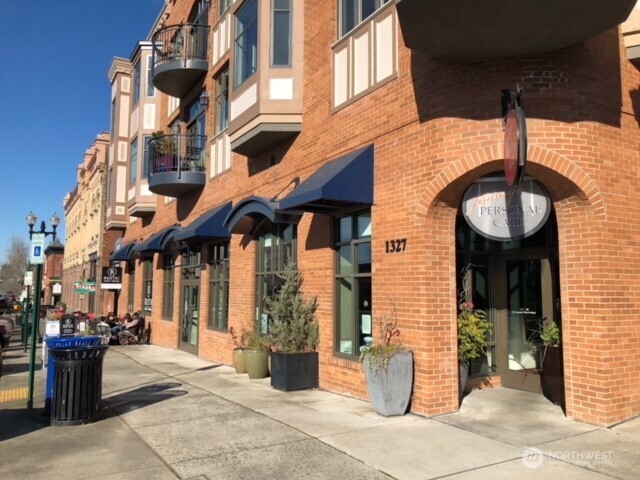 13111327 11th Street