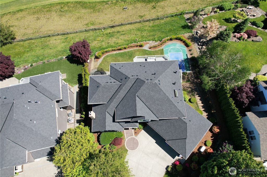 Photo of 6802 Cascade Avenue SE, Snoqualmie, WA 98065 (MLS # 2359806)