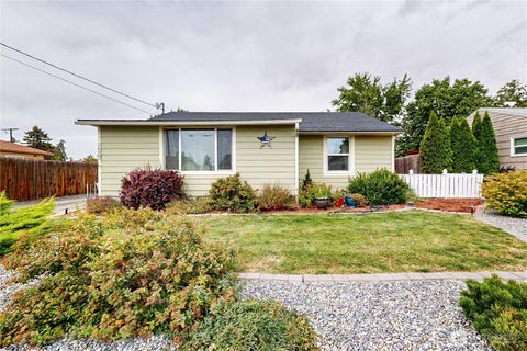 Photo of 1439 Francis Avenue, Walla Walla, WA 99362 (MLS # 2565332)