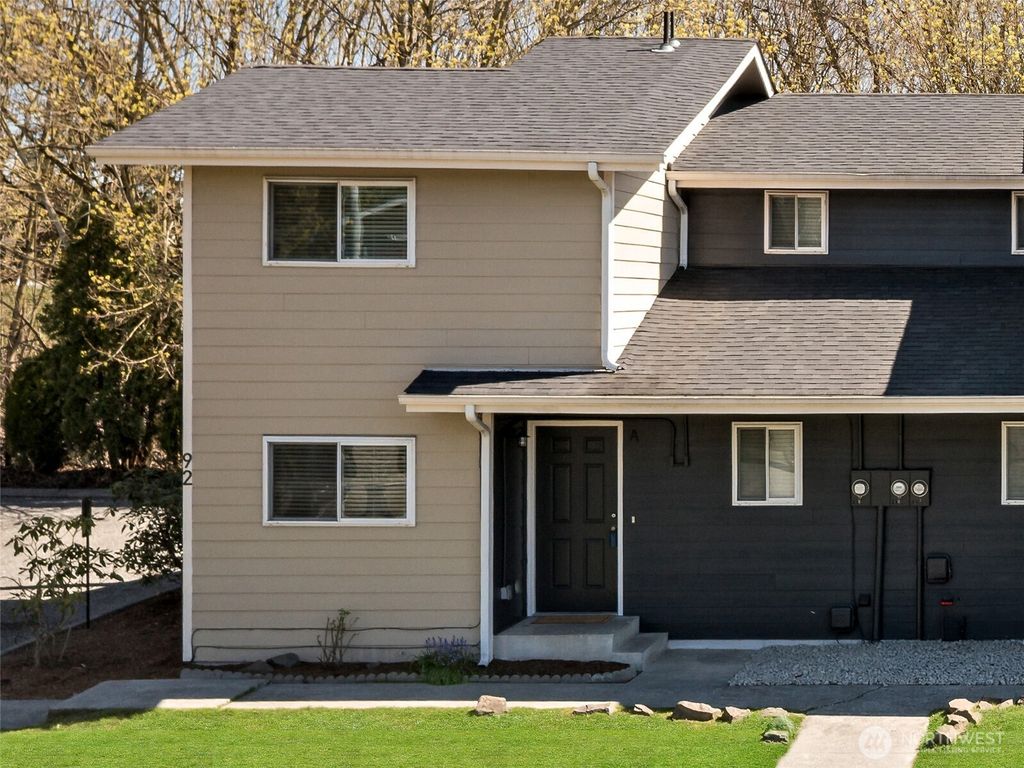 Photo of 92 Quinn Avenue #A, Marysville, WA 98270 (MLS # 2505114)