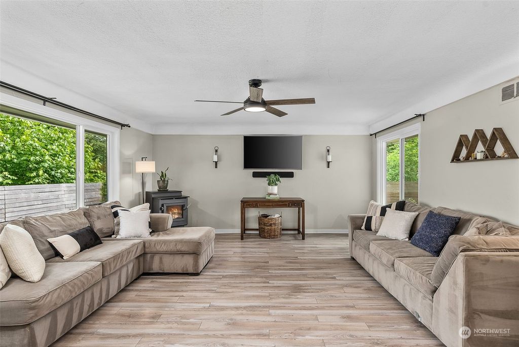 Photo of 5303 Auburn Way S, Auburn, WA 98092 (MLS # 2244394)