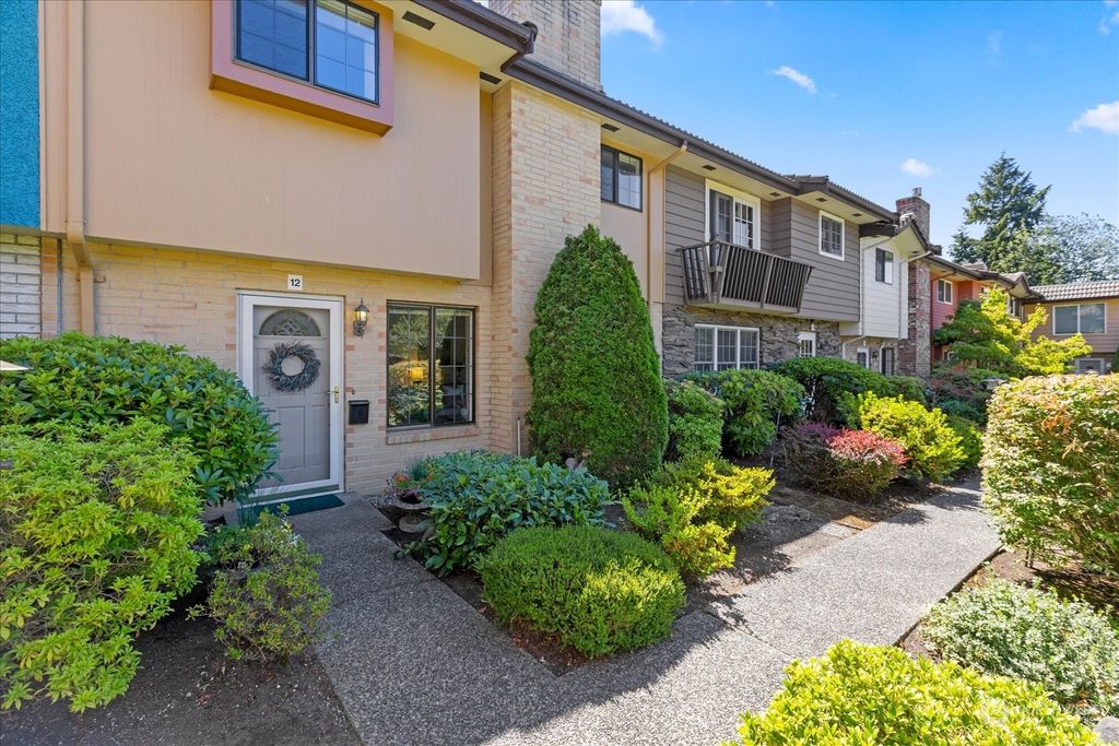 Photo of 1525 NW 195th Street #12, Shoreline, WA 98177 (MLS # 2269387)