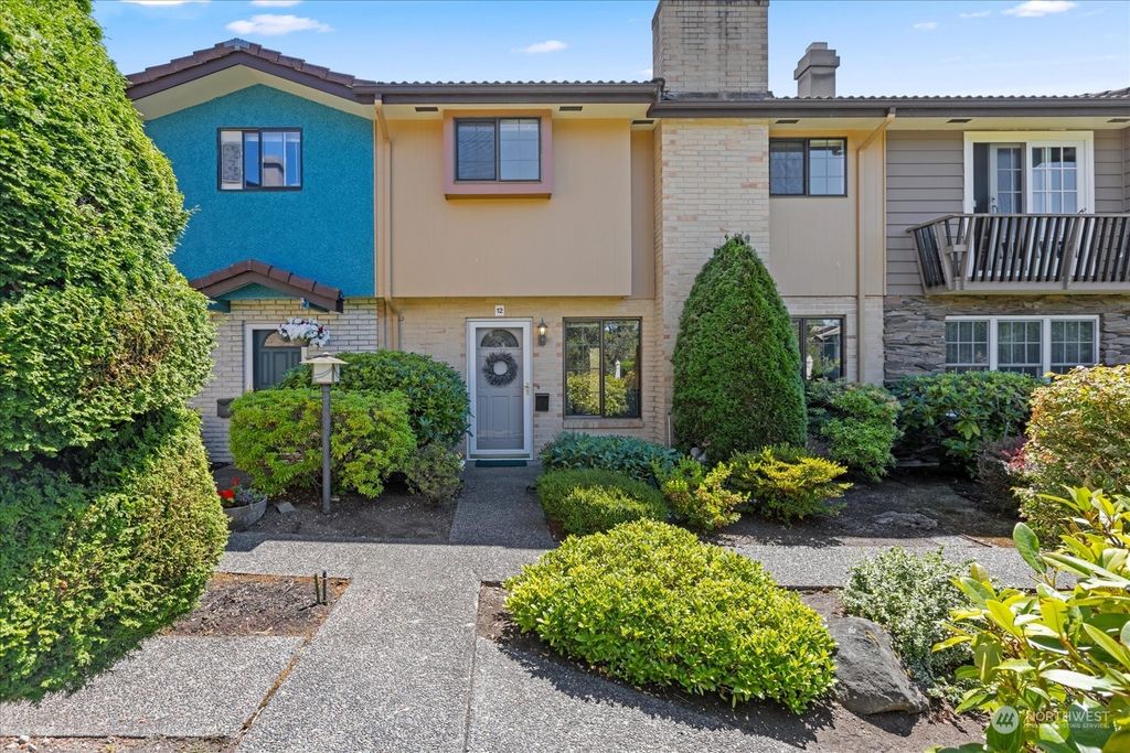 Photo of 1525 NW 195th Street #12, Shoreline, WA 98177 (MLS # 2269387)