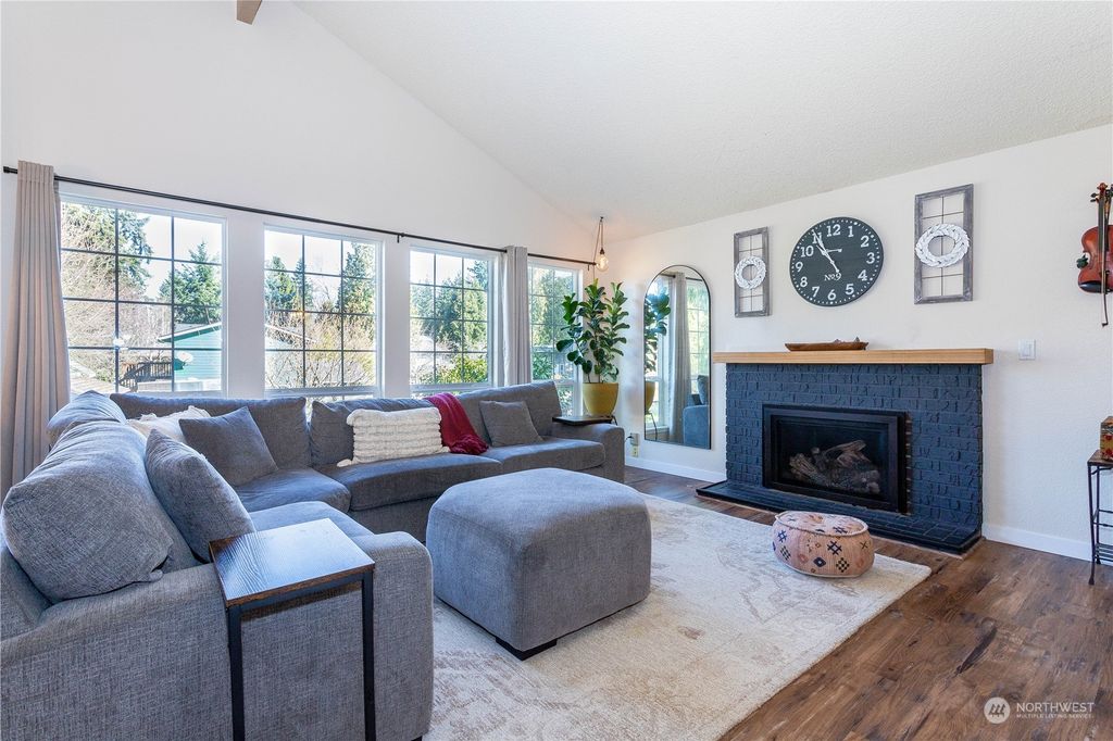 Photo of 11829 SE 322nd Place, Auburn, WA 98092 (MLS # 2035130)