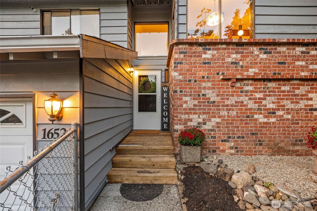 Photo of 1652 N 201st Street, Shoreline, WA 98133 (MLS # 2435169)