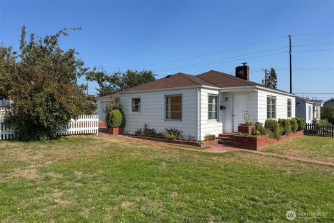 Photo of 522 S A Street, Port Angeles, WA 98362 (MLS # 2566533)