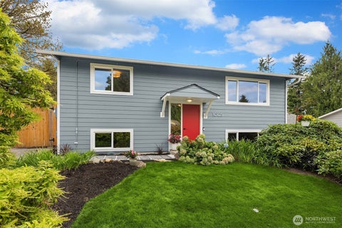 Photo of 10125 NE 202nd St ST, Bothell, WA 98011 (MLS # 2575346)