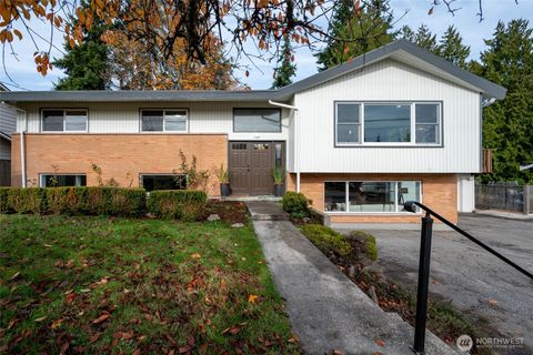 Photo of 324 NW 195th Street, Shoreline, WA 98177 (MLS # 2421500)