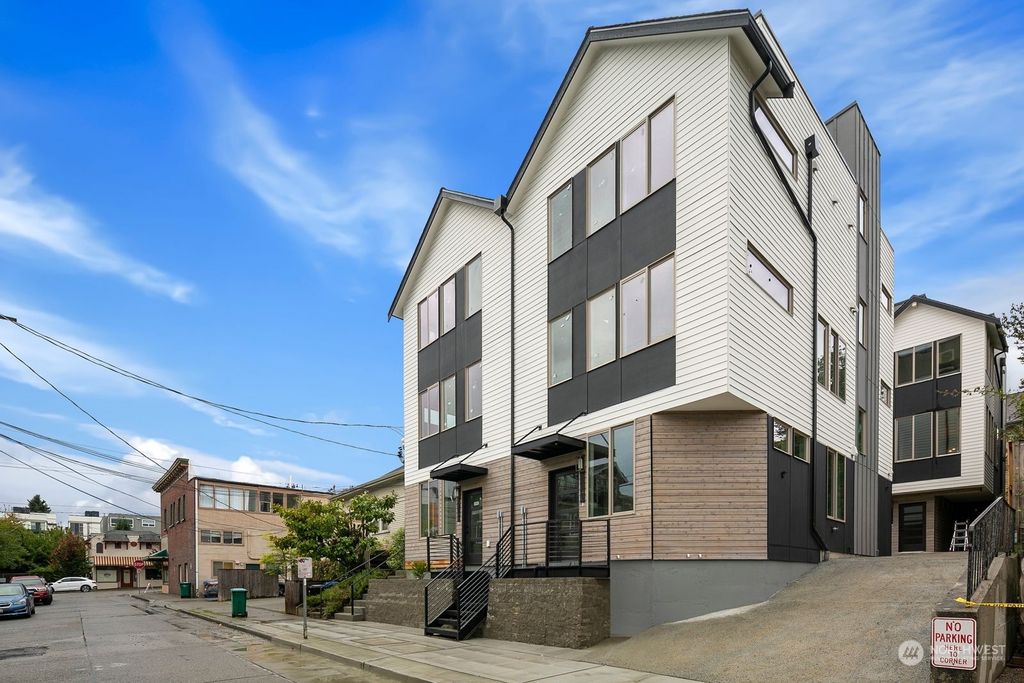 Photo of 716 N Motor Place #A, Seattle, WA 98103 (MLS # 2183887)