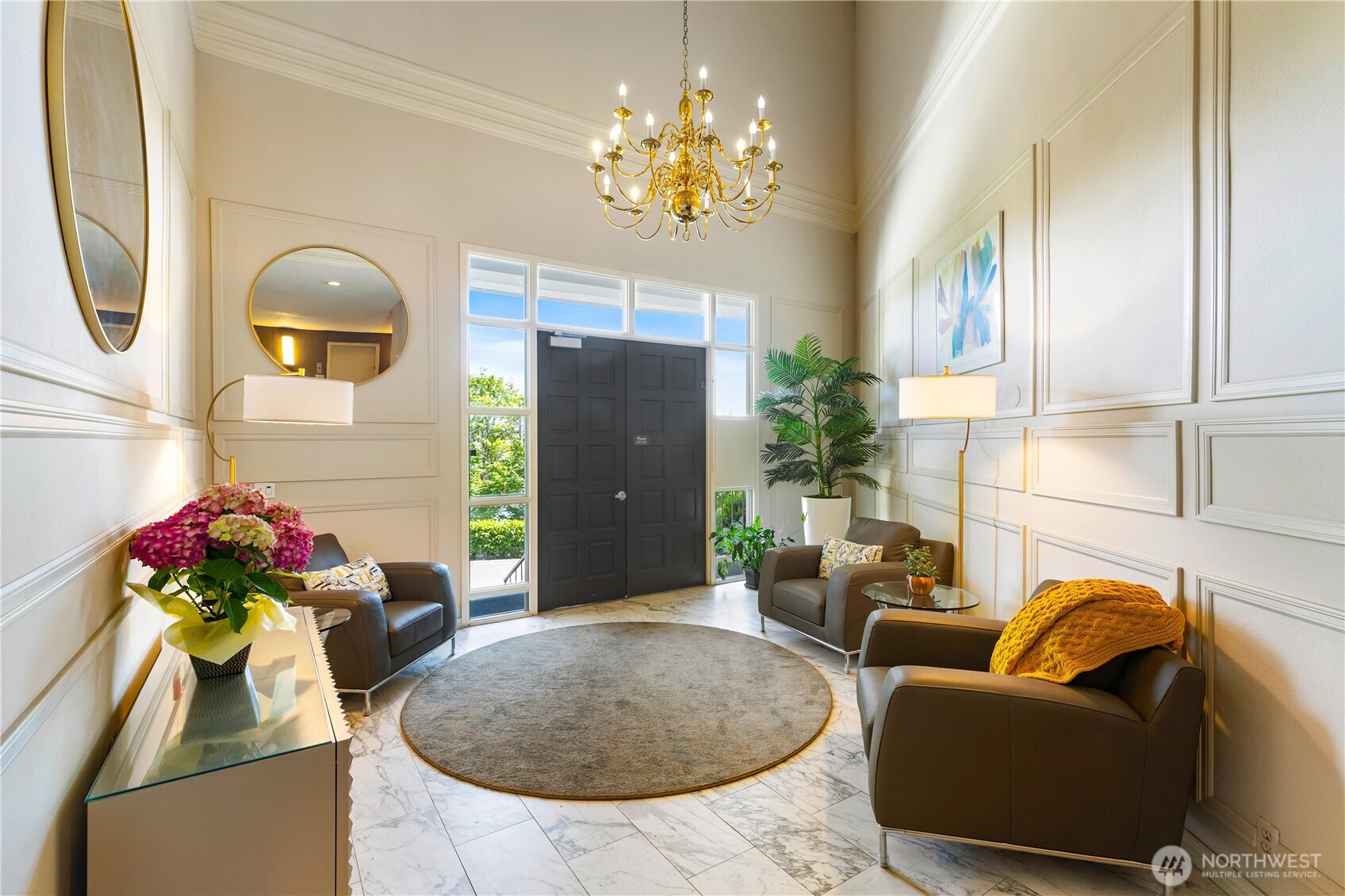 2565 Dexter Avenue N 103